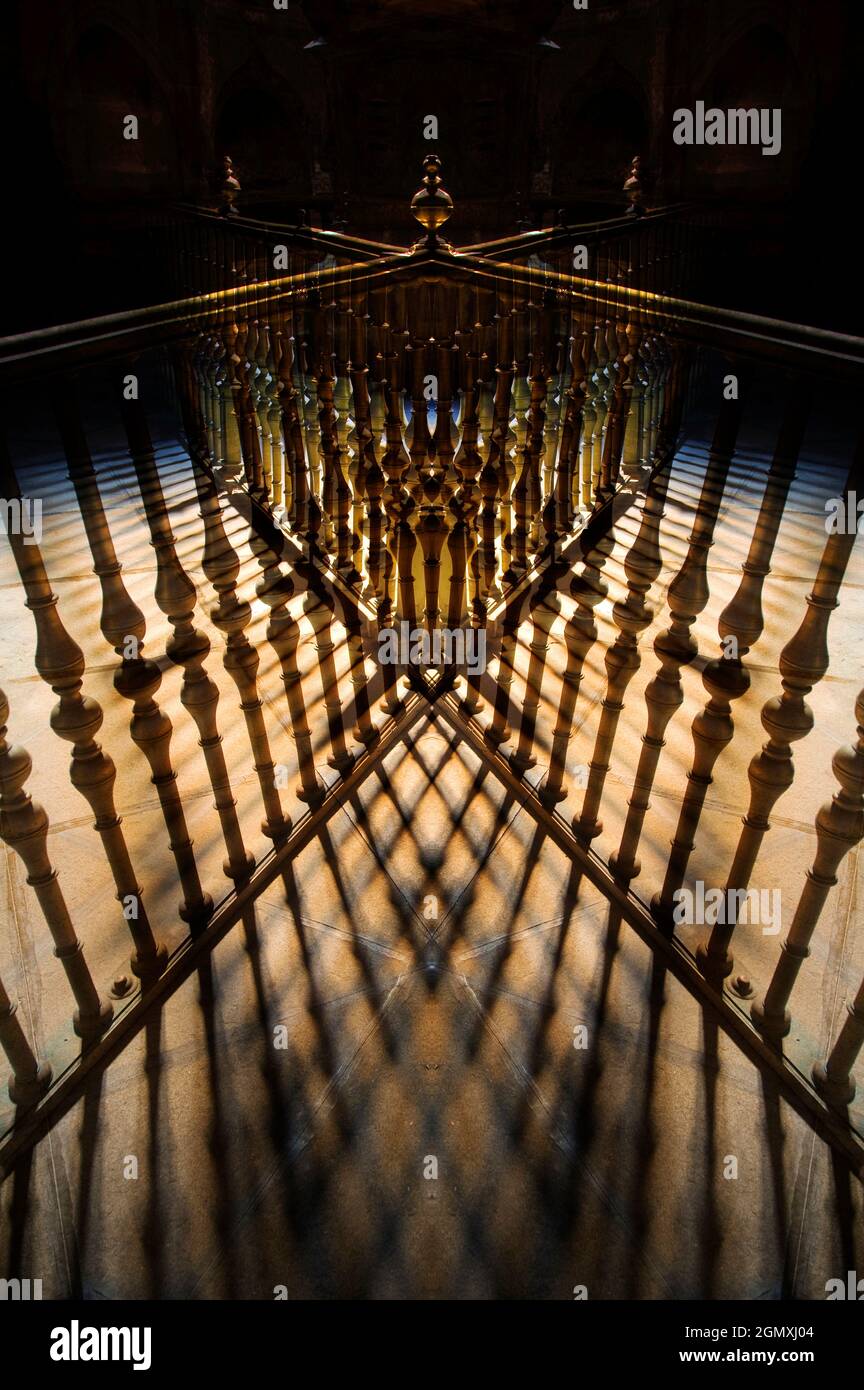 Gothic style railing hi-res stock photography and images - Alamy