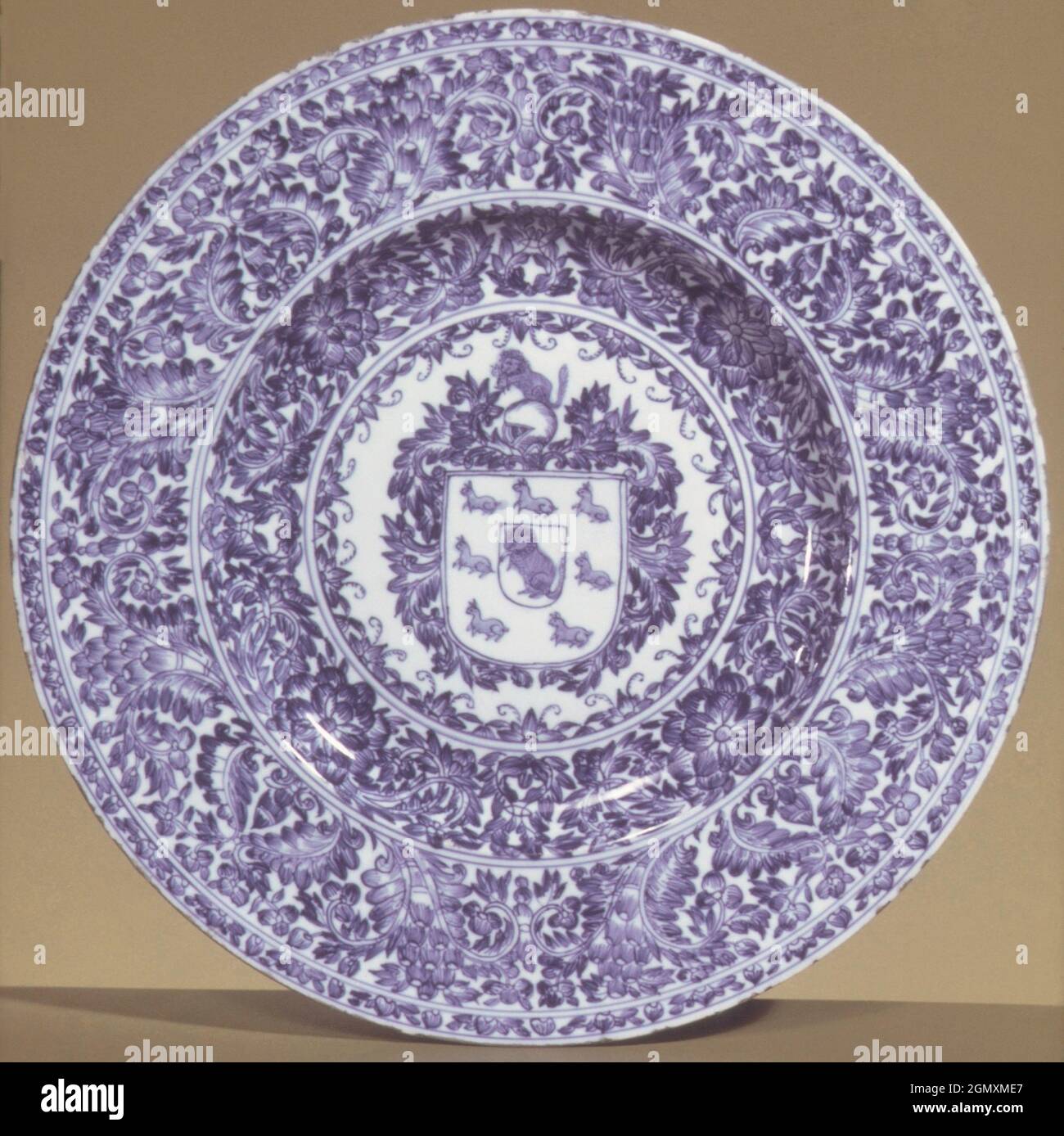 Chinese porcelain 17th century hi-res stock photography and images - Alamy