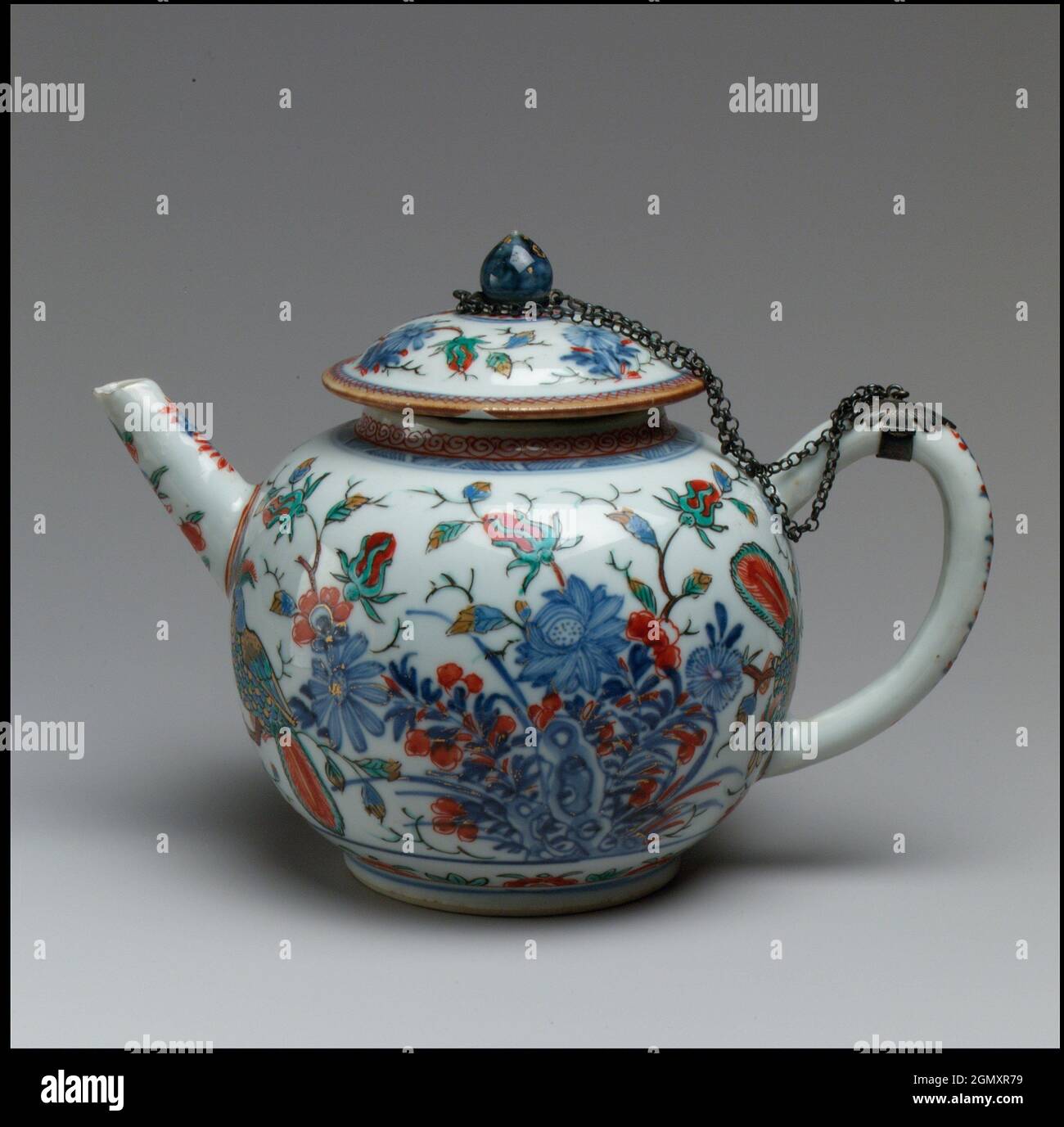 18th century chinese teapot hi-res stock photography and images - Alamy