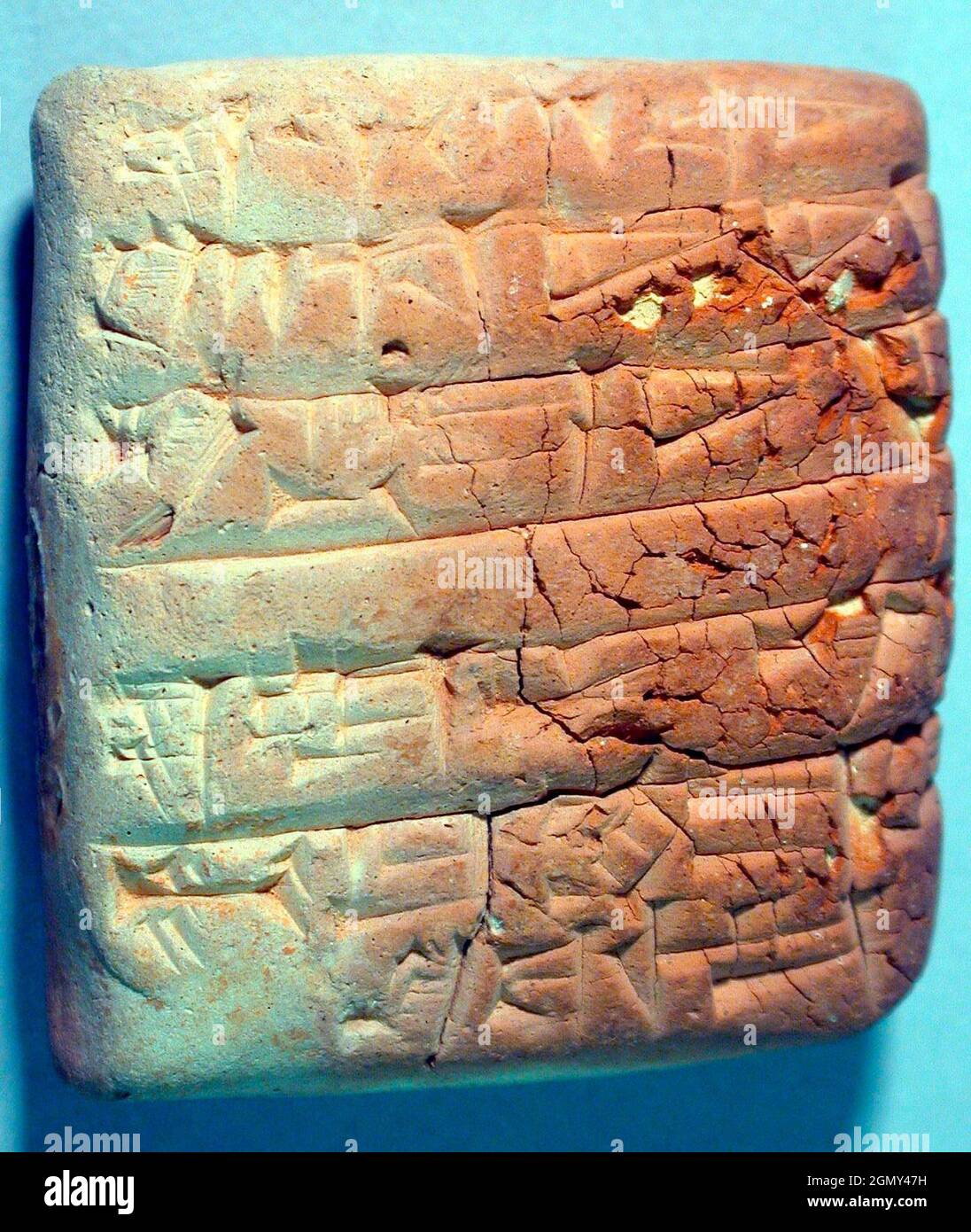 Ancient cuneiform tablet hi-res stock photography and images - Alamy