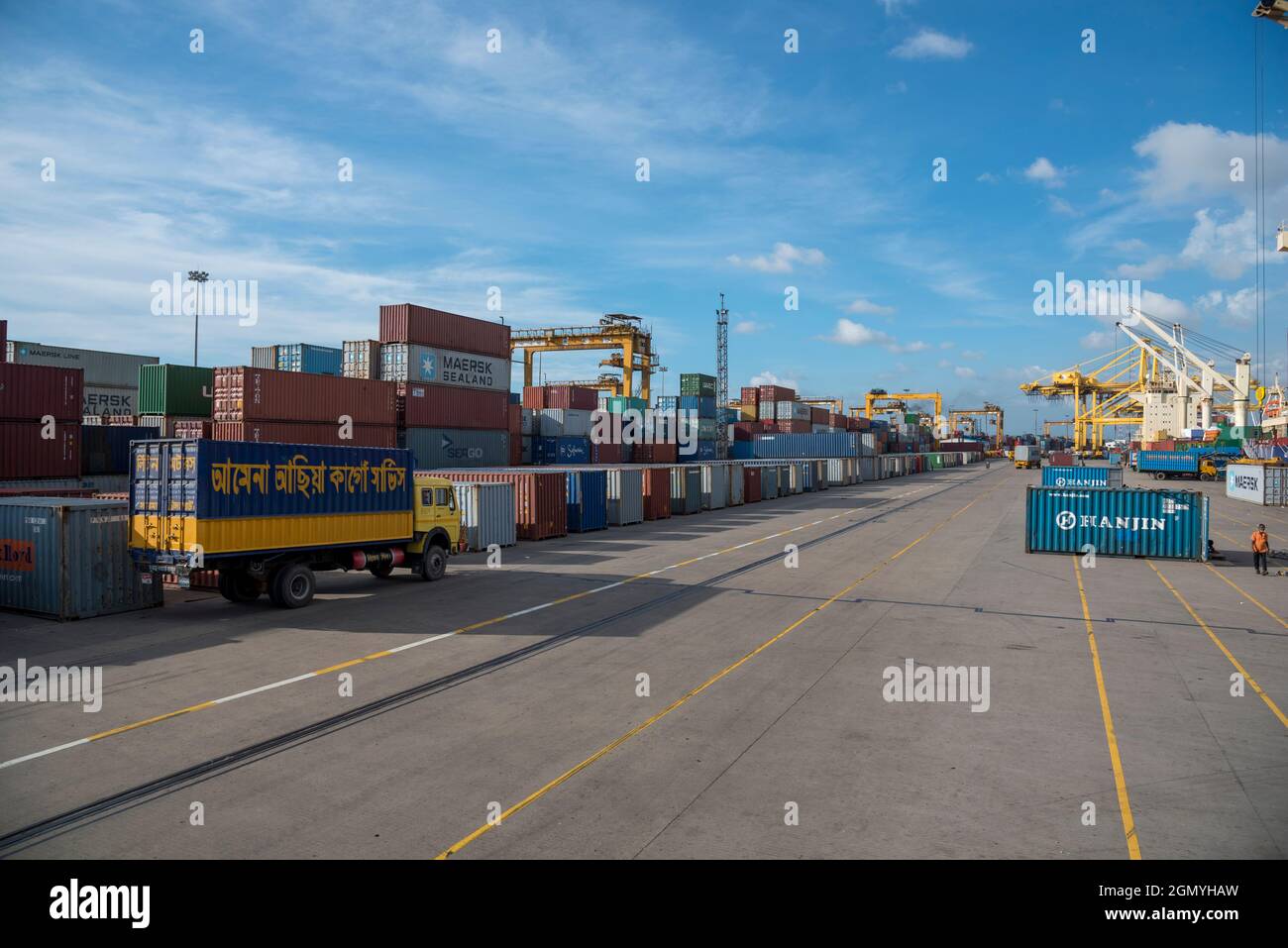 Chittagong Port Activity. Chittagong port activities Stock Photo - Alamy