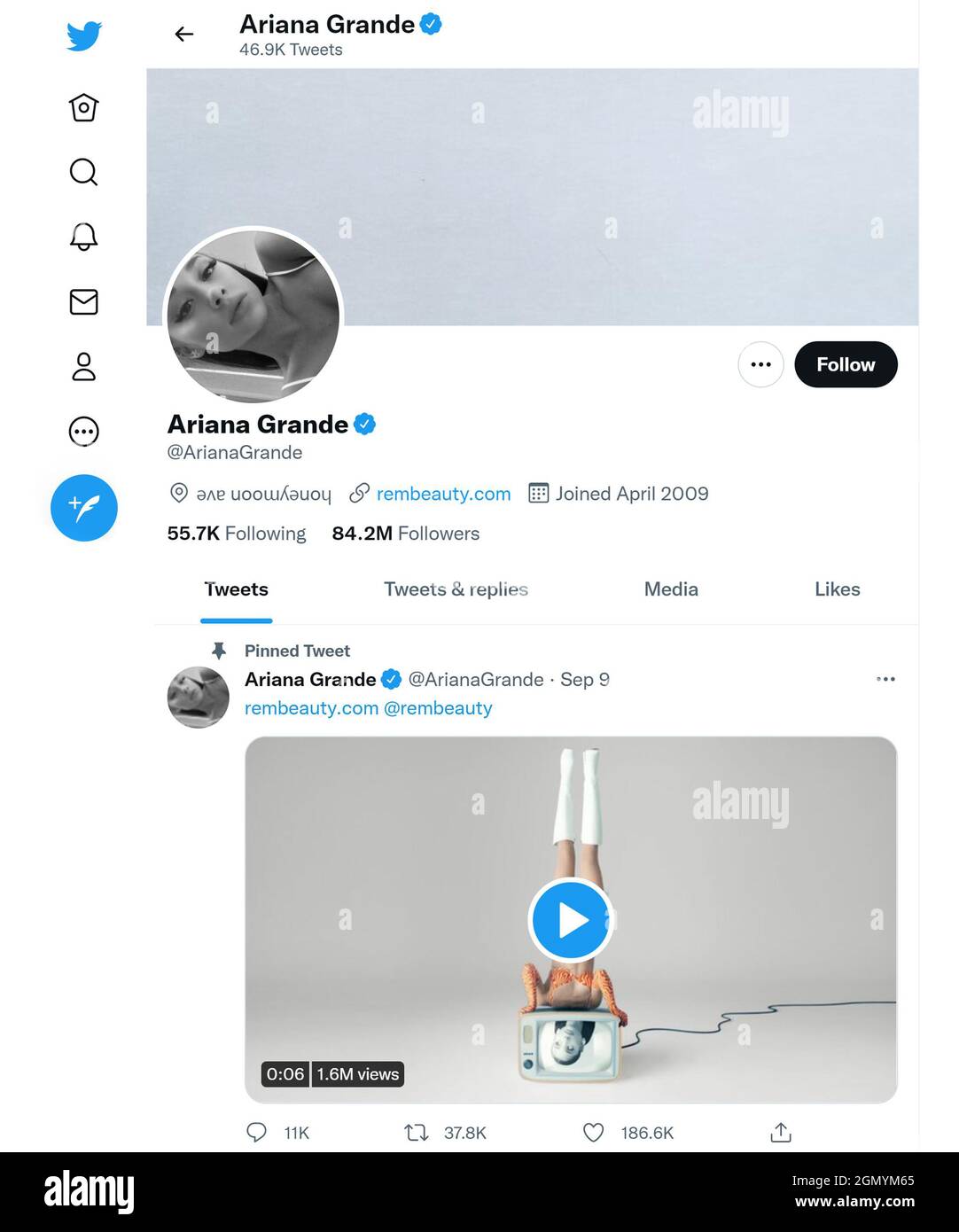 Twitter page (Sept 2021) of Ariana Grande Stock Photo