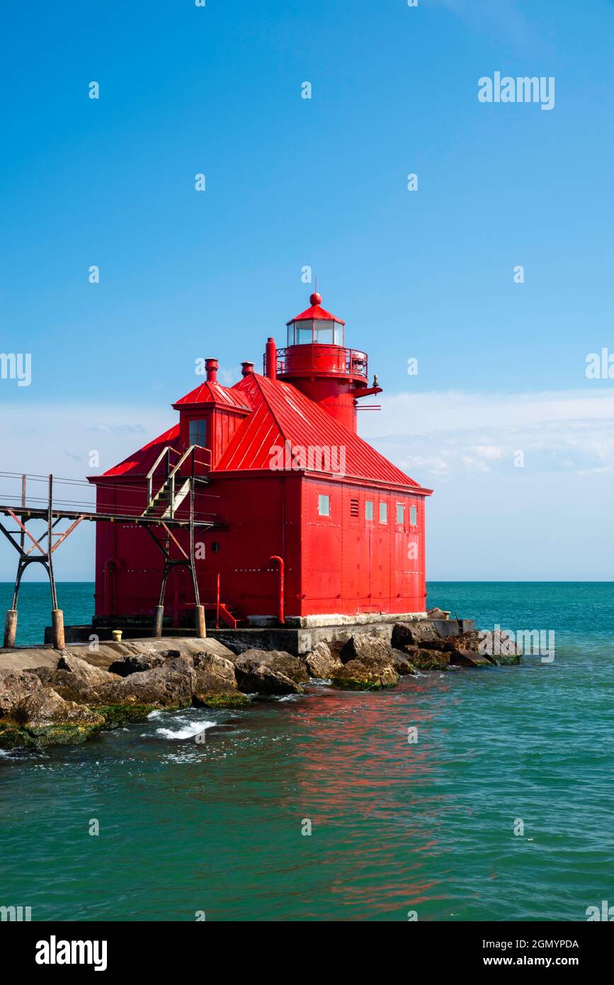 Photograph of the Sturgeon Bay North Pierhead Lighthouse, Lake Michigan