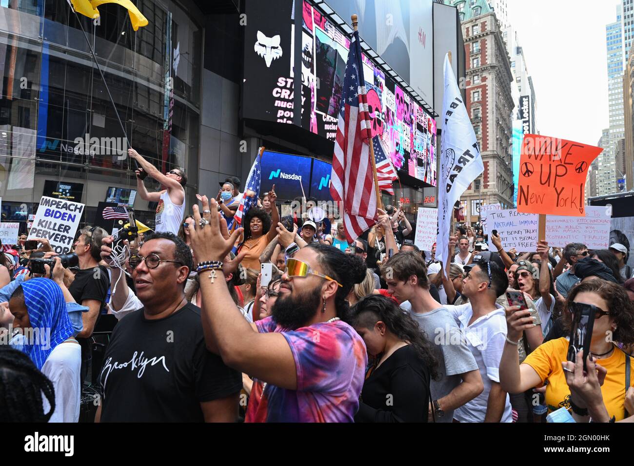 Anti-vaccine protesters gather in Times Square for a rally against vaccine mandates on September 18, 2021 in New York. Stock Photo