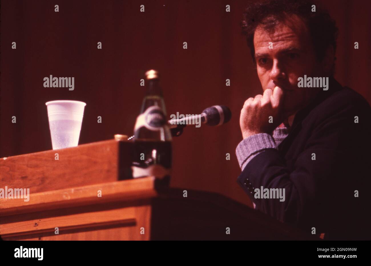 Austin Texas USA, circa 1985: Political activist JERRY RUBIN, one of  the founders of the YIPPIE movement of the 1960s and one of the Chicago 7 defendants, speaking at the University of Texas at Austin. ©Bob Daemmrich Stock Photo