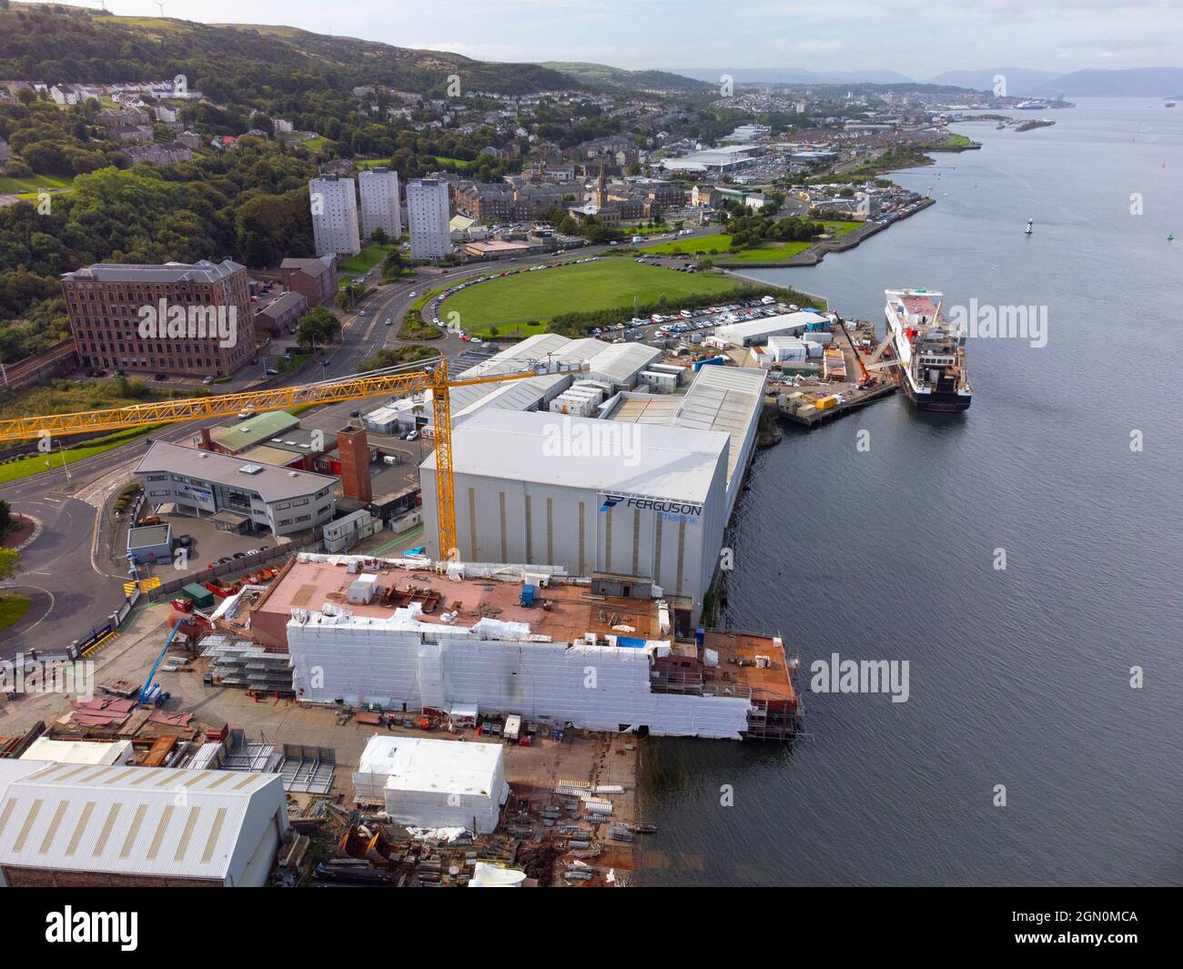 Glen sannox hull 802 port glasgow hi-res stock photography and images ...