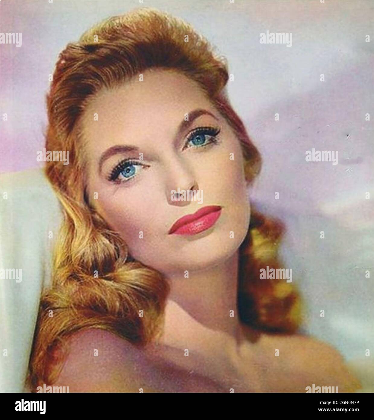 JULIE LONDON (1926-2000) Promotional photo of American singer about 1956 Stock Photo