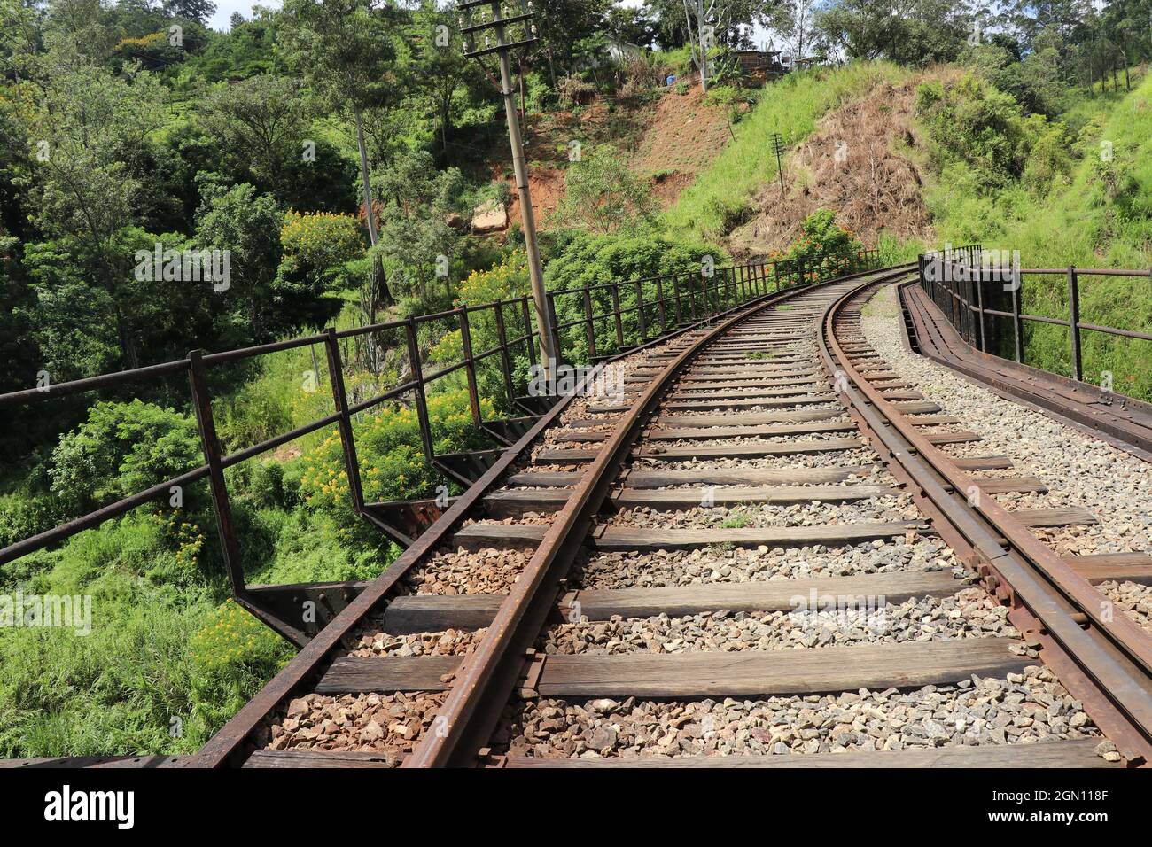Railroad signal bridge hi-res stock photography and images - Alamy