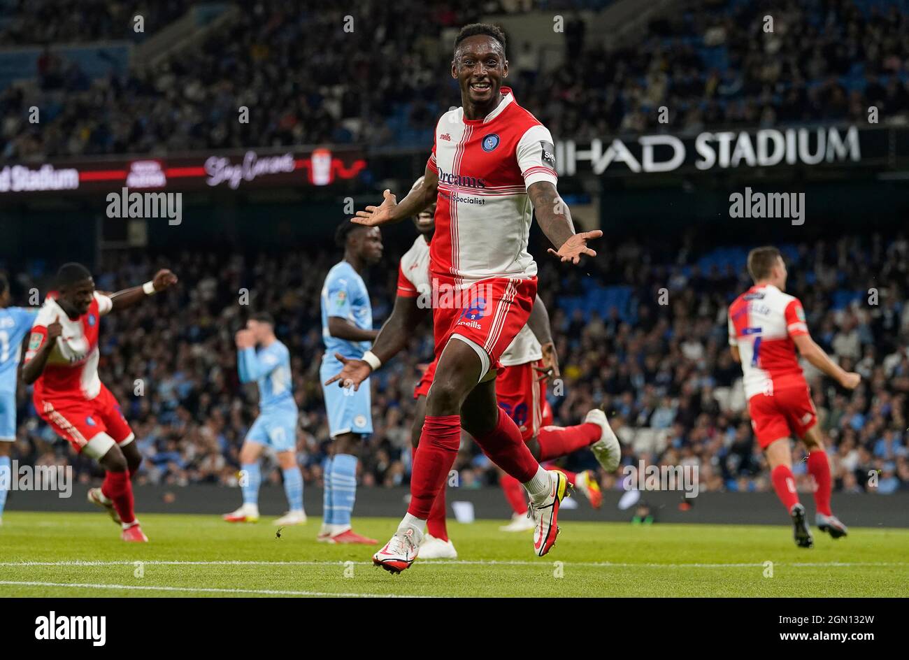 Hanlan Brandon hanlan of wycombe wanderers hi-res stock photography and images ...