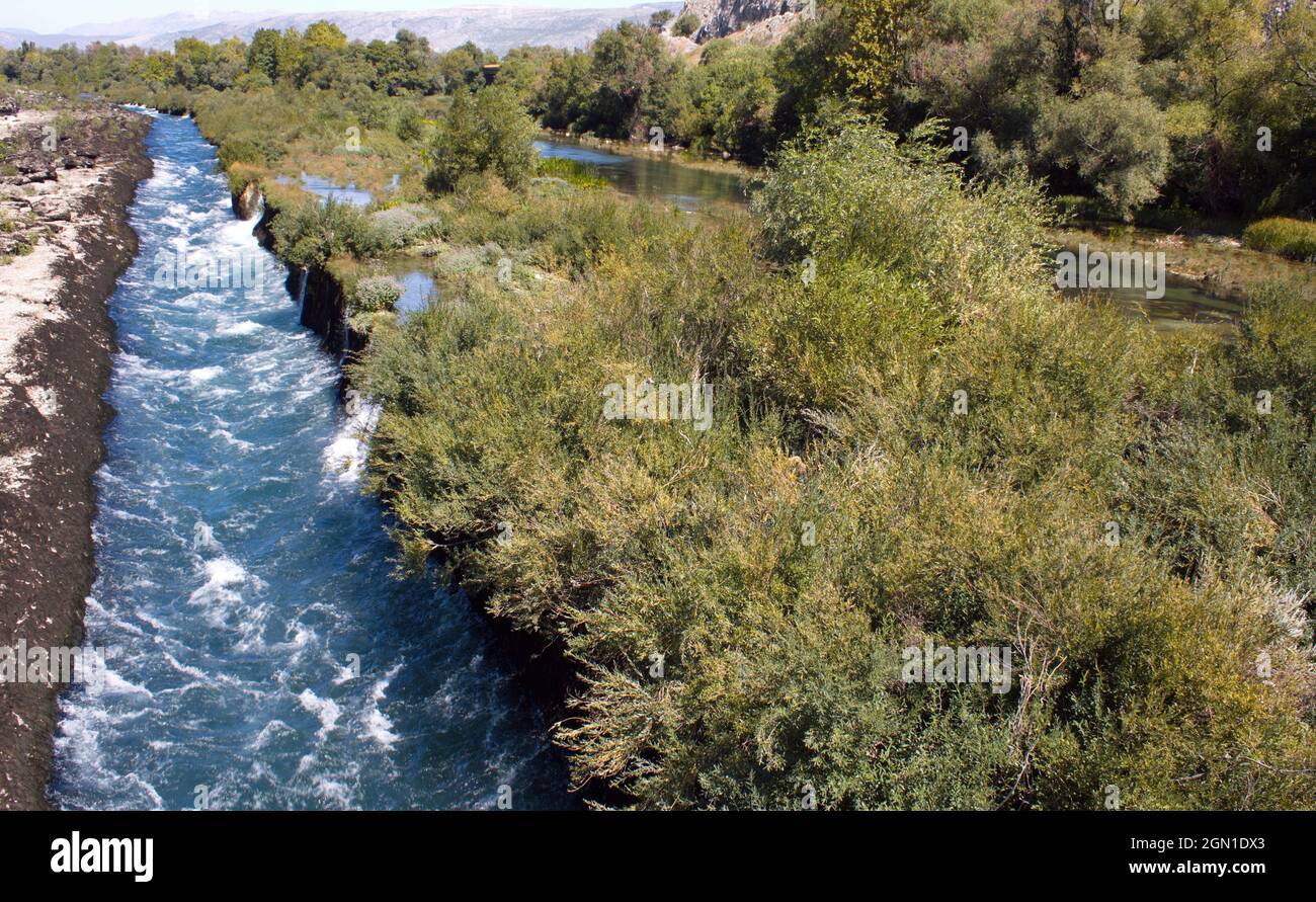Fast flowing water, dam hi-res stock photography and images - Alamy