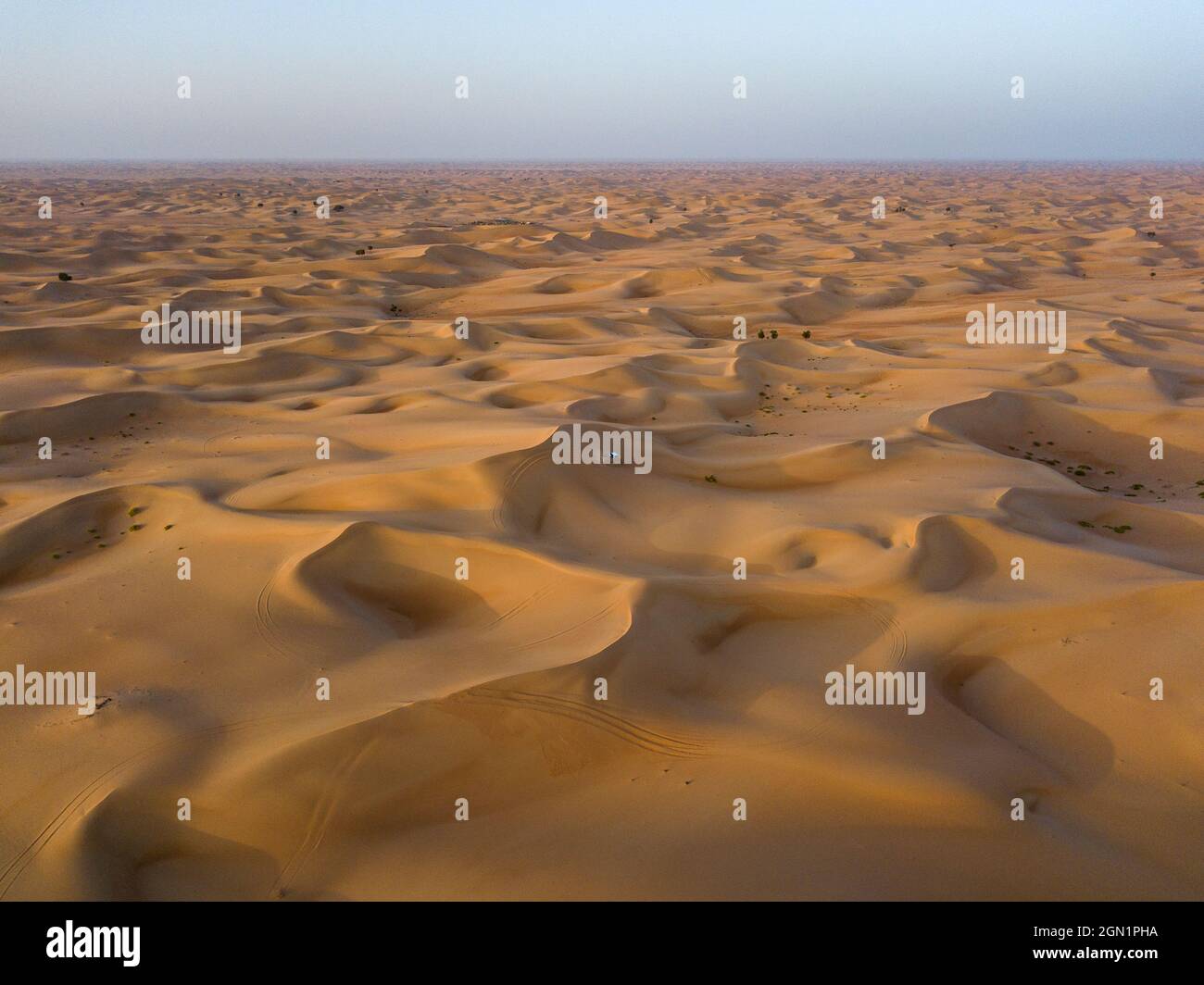 Razeen desert hi-res stock photography and images - Alamy