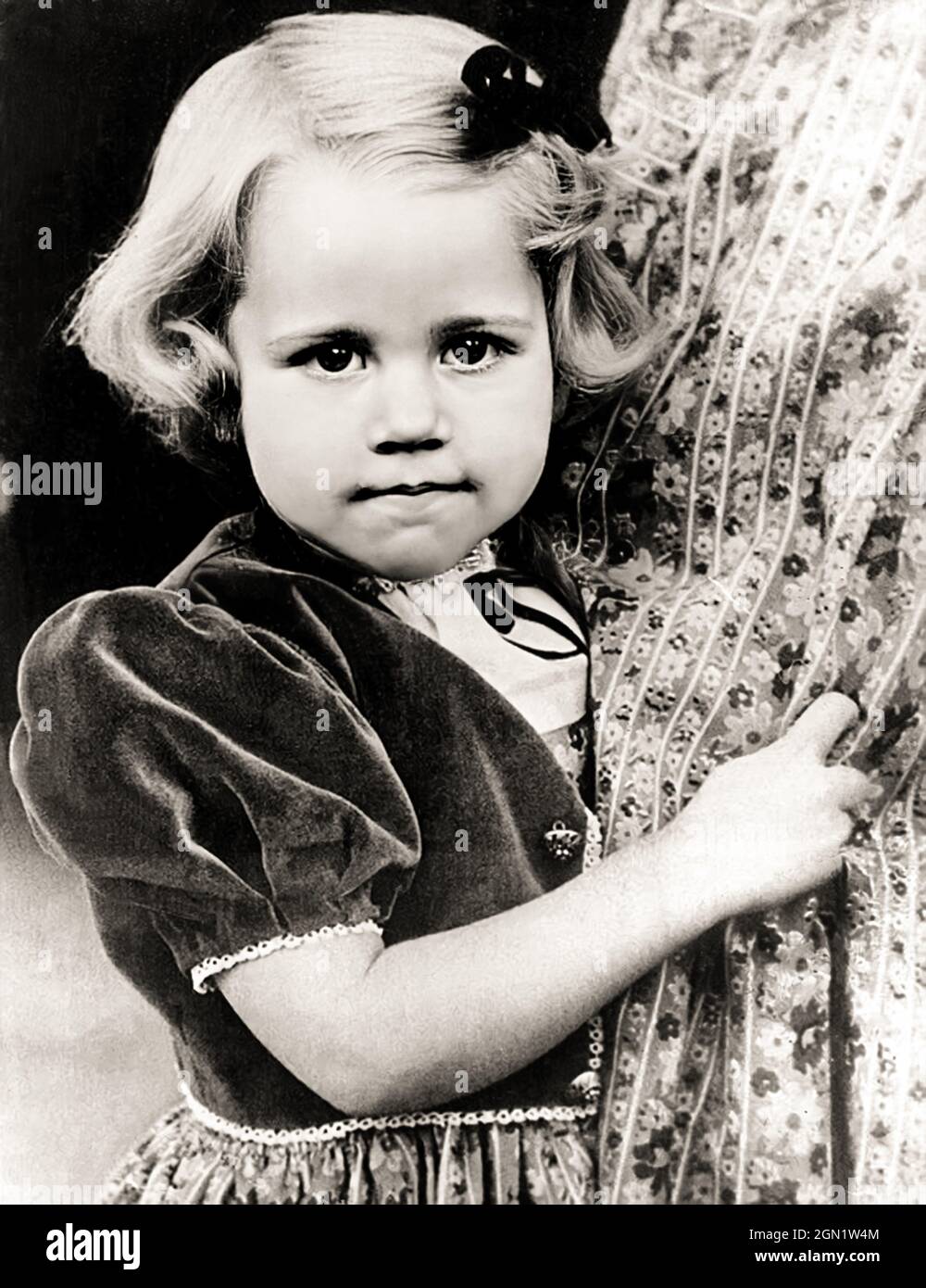 1941 c. , USA : The celebrated american actress JANE FONDA ( born 21 december 1938 ) when was a little girl , aged 3 . Daughter of actor Henry Fonda and Frances Seymour Brokaw . Unknown photographer .- HISTORY - FOTO STORICHE - ATTORE - ATTRICE - MOVIE - CINEMA  - personalità da da giovane giovani - da bambina bambino bambini - personality personalities when was young - CHILDHOOD - INFANZIA - CHILD - CHILDREN  --- ARCHIVIO GBB Stock Photo