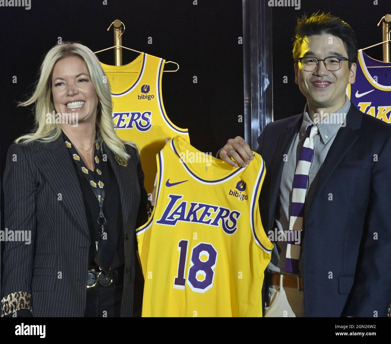 Photos of LA Lakers New “Classic” Jersey for 2021 Leaks – SportsLogos.Net  News