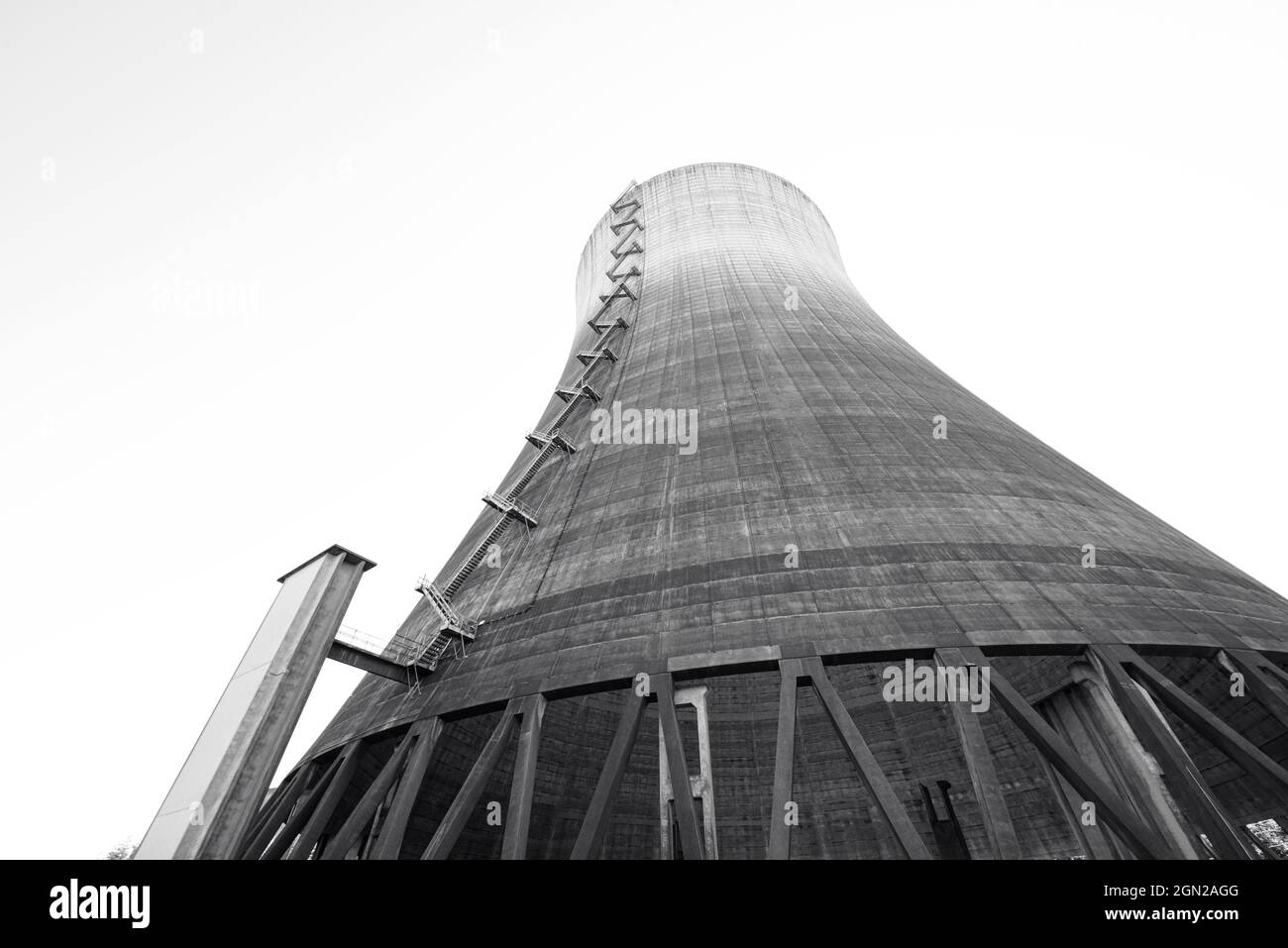 Nuclear power plant cooling tower at Satsop in Elma, WA Stock Photo Alamy
