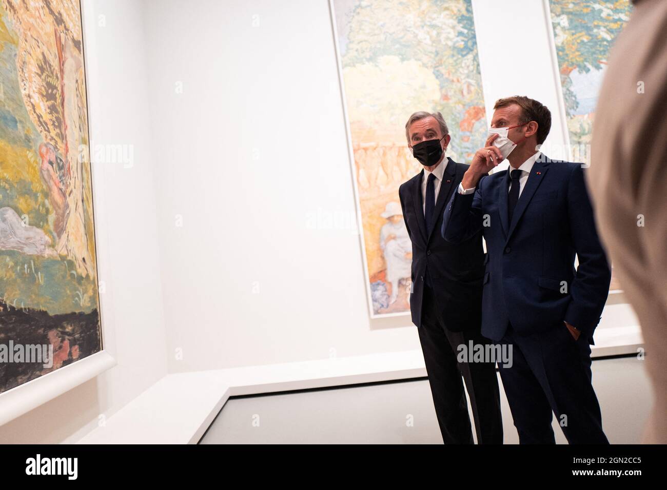 Macron s'affiche avec Bernard Arnault et Patrick-Louis Vuitton