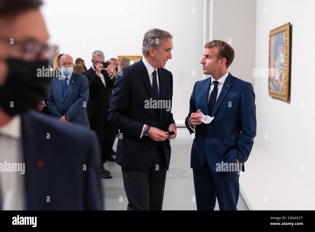 Macron s'affiche avec Bernard Arnault et Patrick-Louis Vuitton