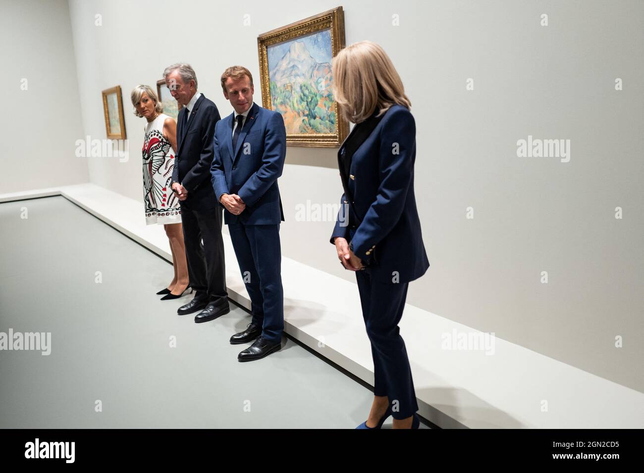 Bernard Arnault lègue la maison de ses parents à l'Edhec en présence de  Brigitte Macron