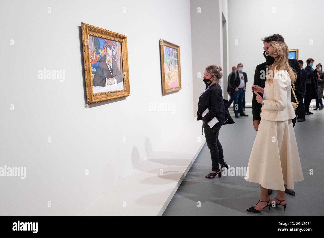 Paris, France on September 21, 2021. Bernard Arnault, CEO of LVMH, his  daughter Delphine Arnault et son fils Antoine Arnault during the opening of  the exhibition of 'The Morozov Collection, Icons of