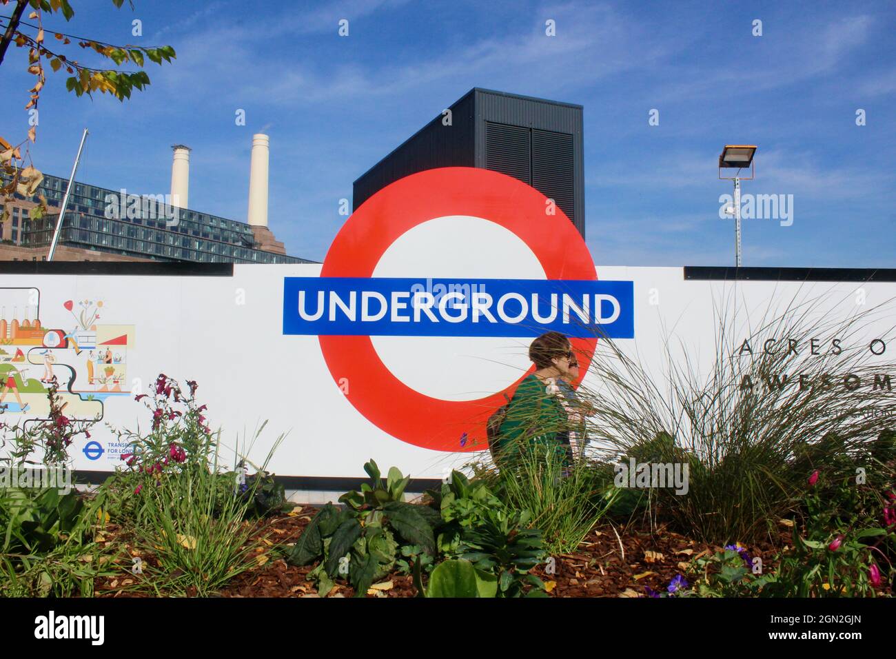 Battersea power station roundel hi-res stock photography and images - Alamy