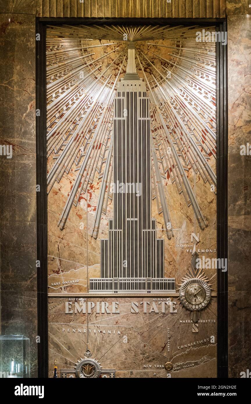 UNITED STATES, NEW YORK, 5TH AVENUE, ENGRAVING OF THE EMPIRE STATE BUILDING (ARCHITECT WILLIAM F. LAMB) Stock Photo