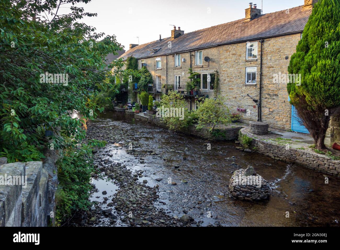 The River Sett running through the picturesque village of Hayfield in High Peak, Derbyshire, England, Uk Stock Photo