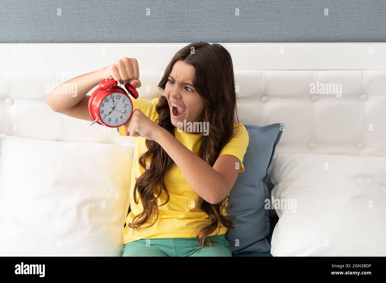 Her alarm clock hadnt gone off. Girl overslept screaming in panic