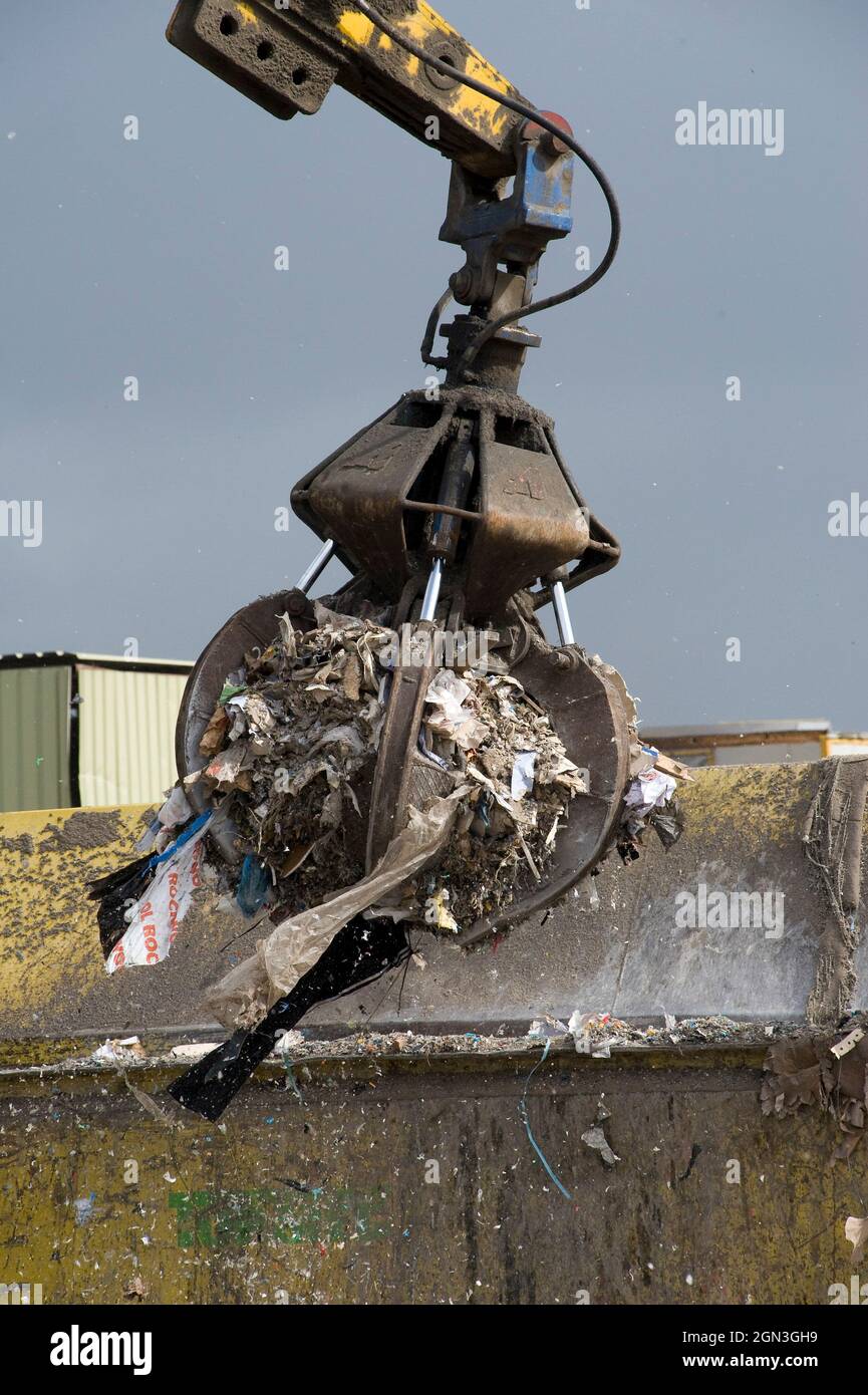 Hydraulic grabber hires stock photography and images Alamy