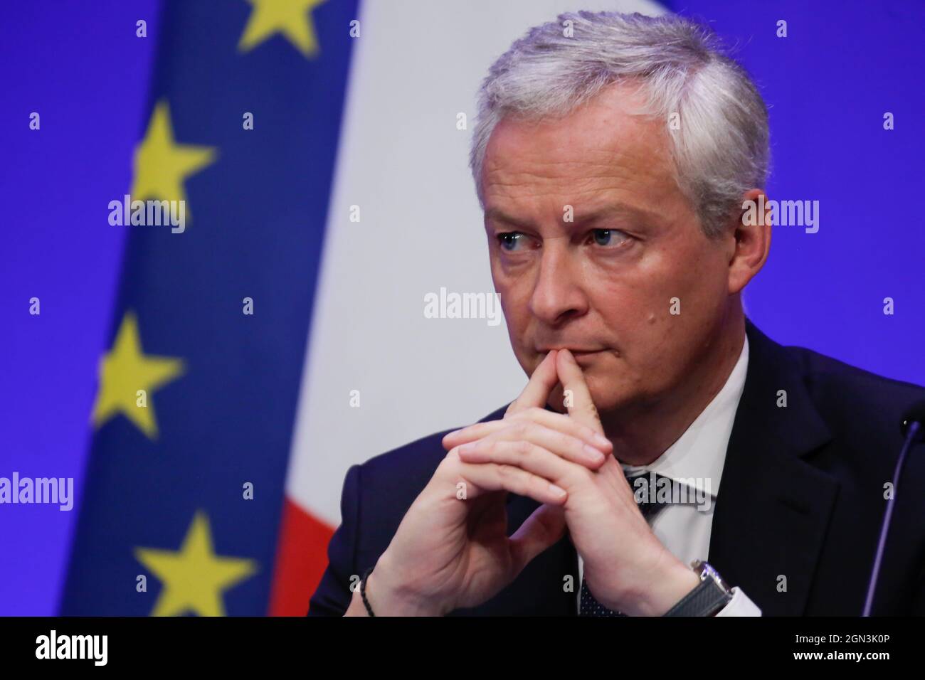 Projet de budget hi-res stock photography and images - Alamy