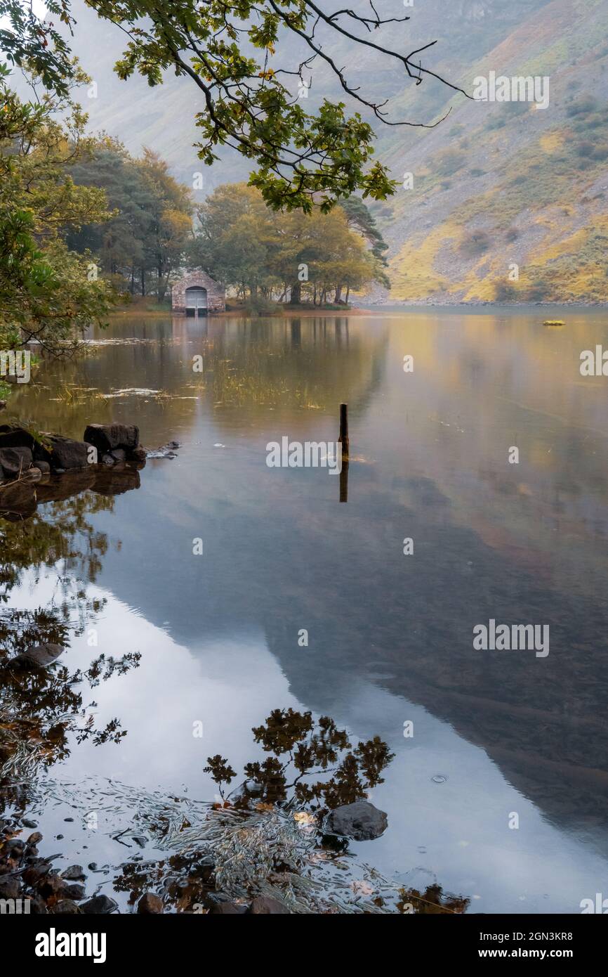Early autumn colours and reflections on Wast Water Stock Photo