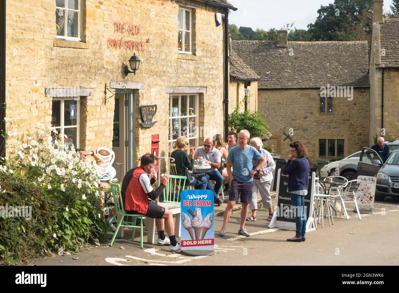 Views of Guiting Power, a cotswold Village in Gloucestershire. the Post Office and Cafe Stock Photo