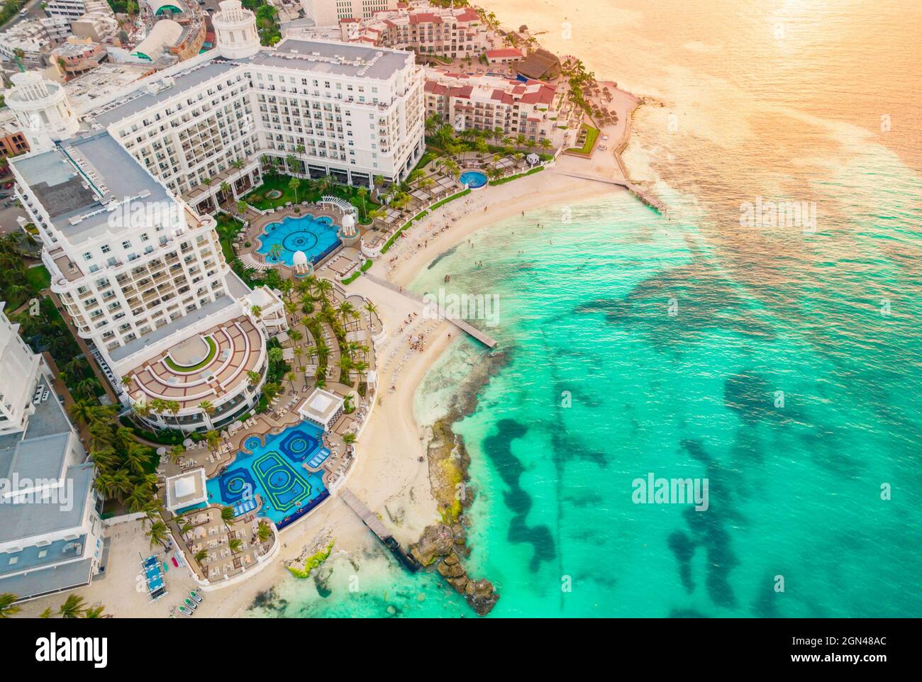 Cancun, Mexico - September 17, 2021: View of beautiful Hotel Riu Palace Las  Americas in the hotel zone of Cancun. Riviera Maya region in Quintana roo  Stock Photo - Alamy