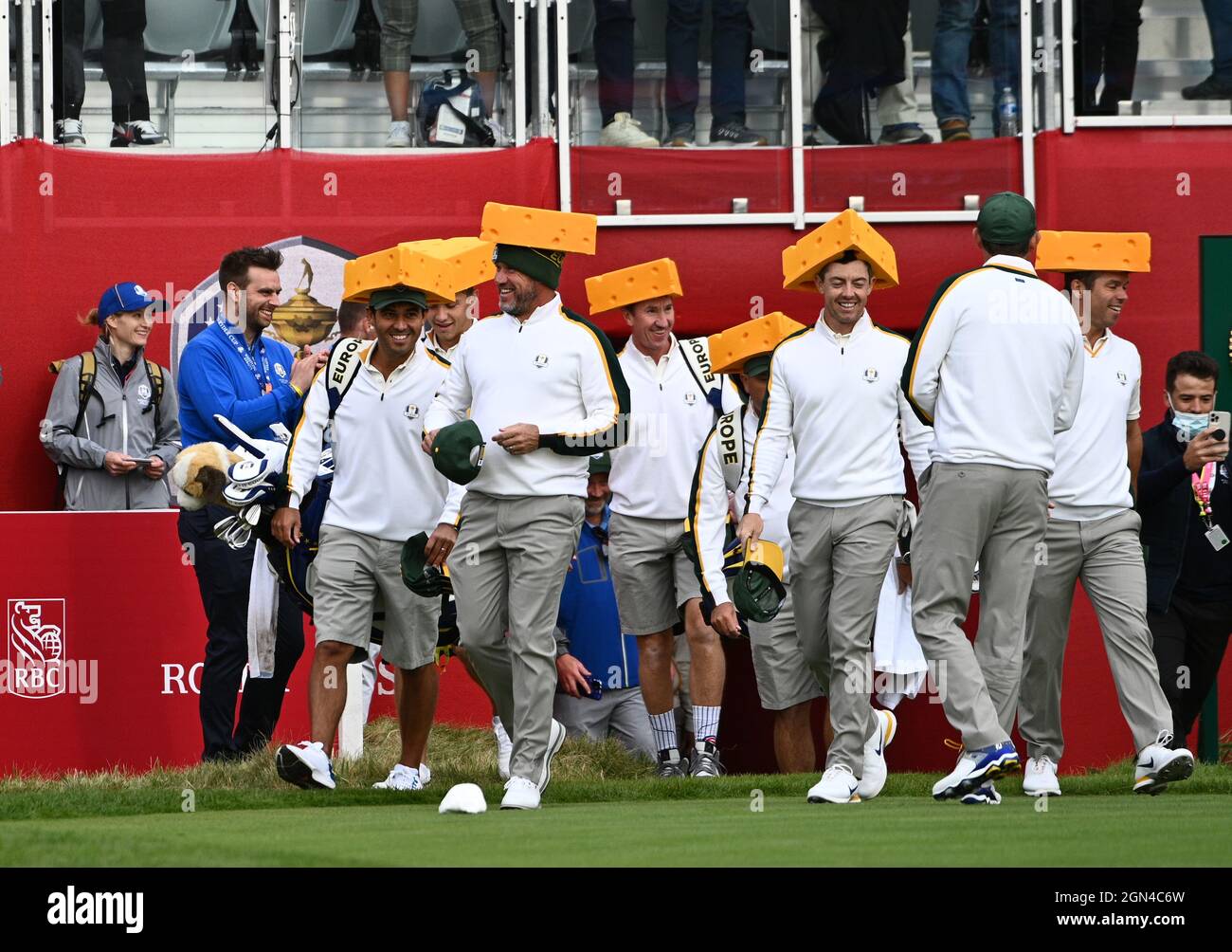 Cheesehead hats hires stock photography and images Alamy