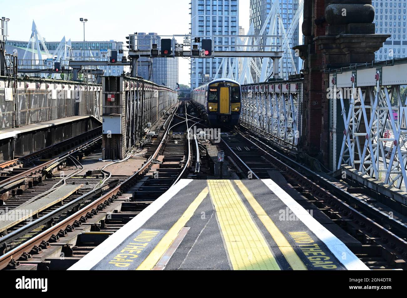 A train arriving at Charing cross station Stock Photo - Alamy