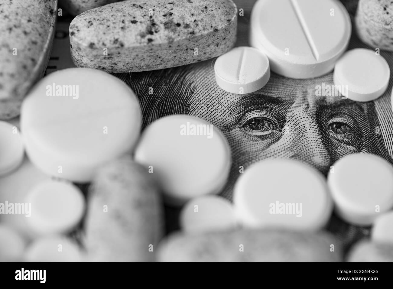 100 dollar bill Black and White Stock Photos & Images - Alamy