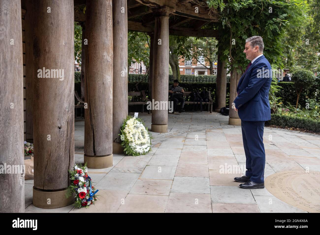 Sir Keir Starmer, Leader of the Labour Party at the September 11 Memorial Garden in London's Grosvenor Square on the 20th Anniversary of 9/11. Stock Photo