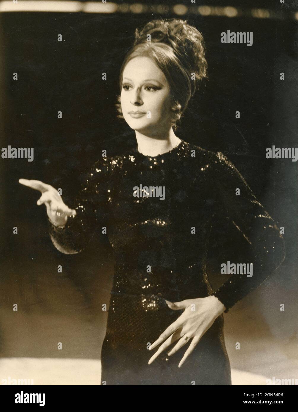 Italian actress and impersonator Loretta Goggi plays Barbara Straisand at TV show Canzonissima, 1972 Stock Photo