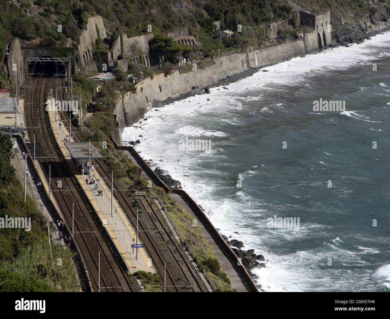 Manarola cinque terre pictoresque village liguria italy railway station ...