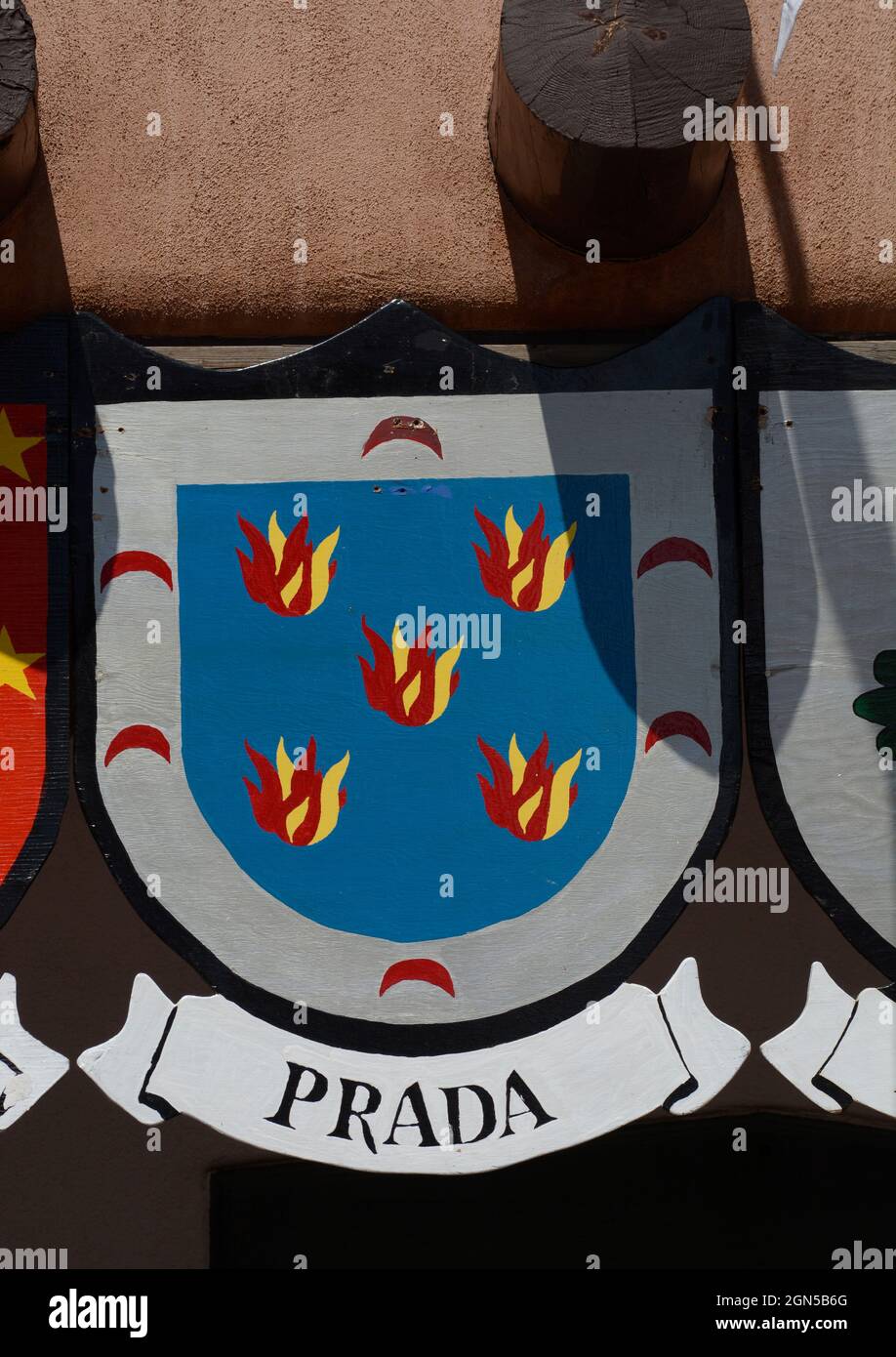 Spanish family coats of arms and surnames displayed on the 17th century  Palace of the Governors during the annual Fiesta de Santa Fe in New Mexico  Stock Photo - Alamy