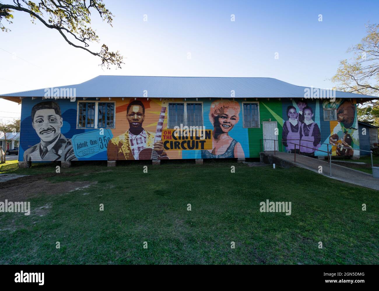 Mural of Etta James, Harry Fairconnetue and Guitar Bo on the 100 Men D.B.A. Hall in Bay St. Louis, Mississippi, painted by Wendo Brunious and JoLean B Stock Photo