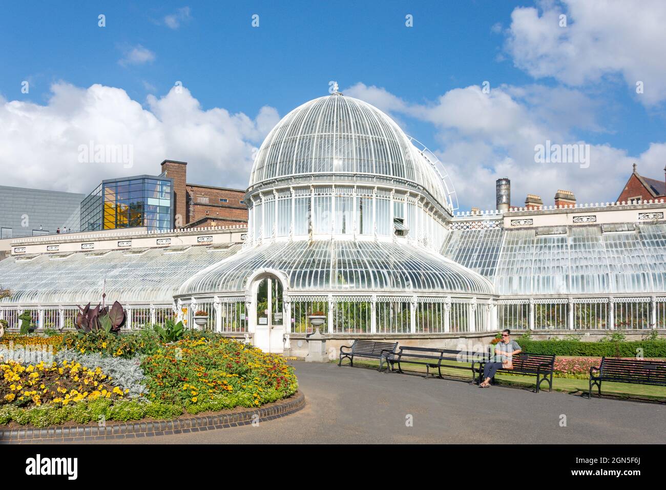 Victorian domed glasshouse, Botanic Gardens, Queens Quarter, City of Belfast, Northern Ireland, United Kingdom Stock Photo