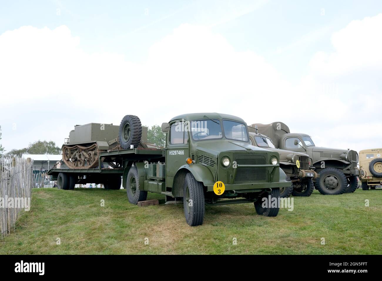 September 2021 Bedford OXD And Semi Trailer In The Military Display september-2021-bedford-oxd-and-semi-trailer-in-the-military-display