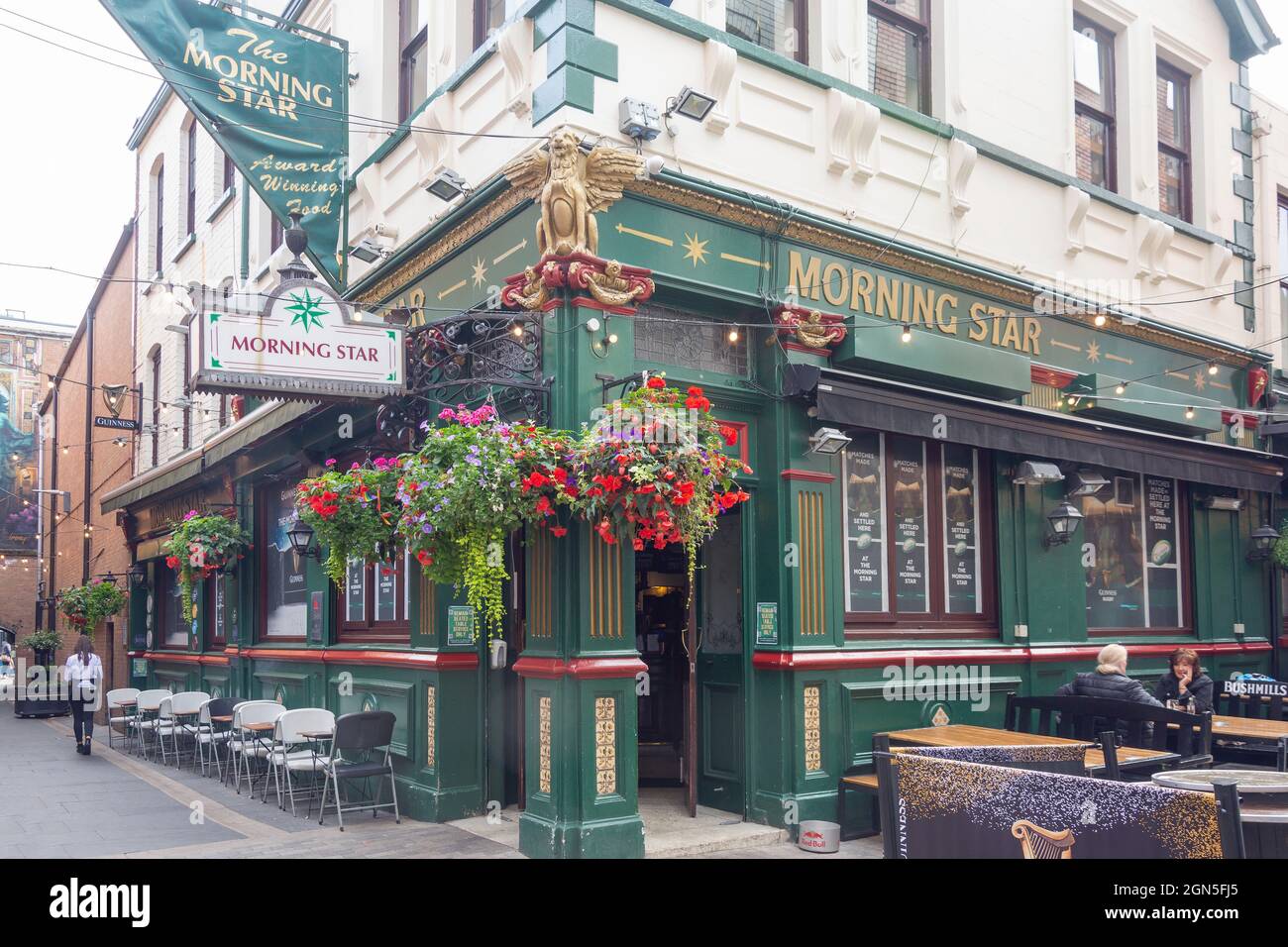 Pub central belfast hires stock photography and images Alamy