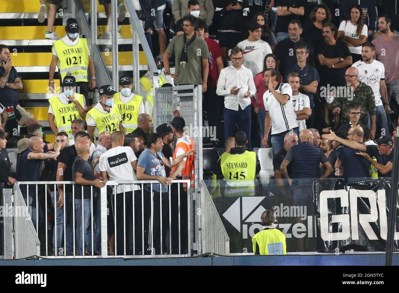 tension between juventus (L) and spezia fans during Serie A football match  between Spezia and Juventus at the Alberto Picco Stadium, La Spezia ,  Italy, on September 22 2021 Stock Photo - Alamy