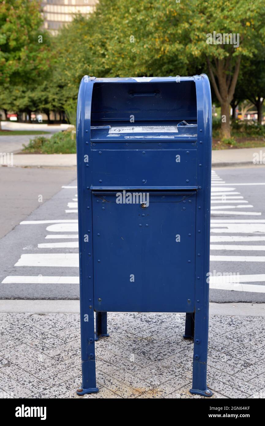Chicago, Illinois, USA. A United States Postal Service collection box, also known as a mailbox, located near Navy Pier in Chicago. Stock Photo
