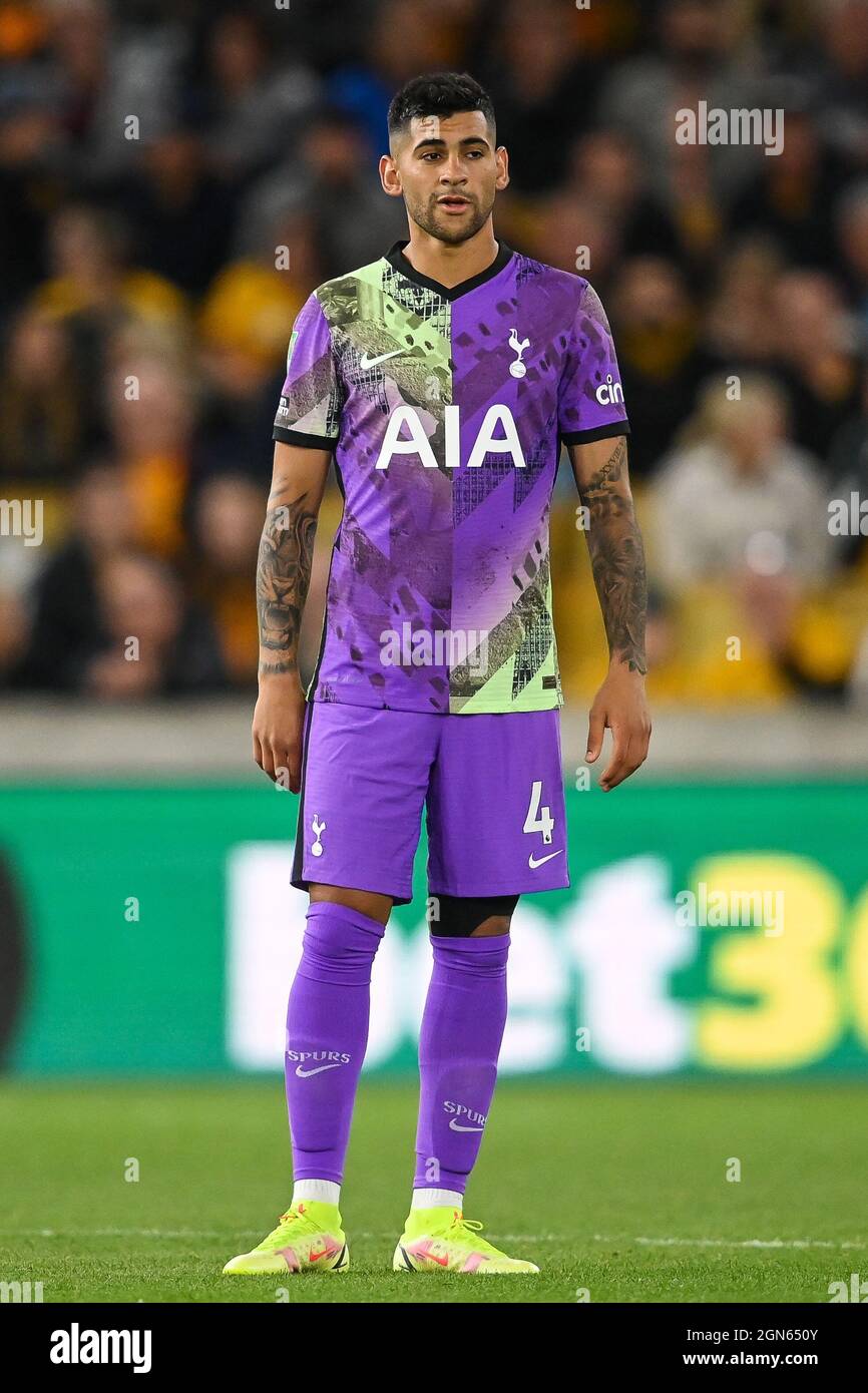 Cristian romero full body hi-res stock photography and images - Alamy