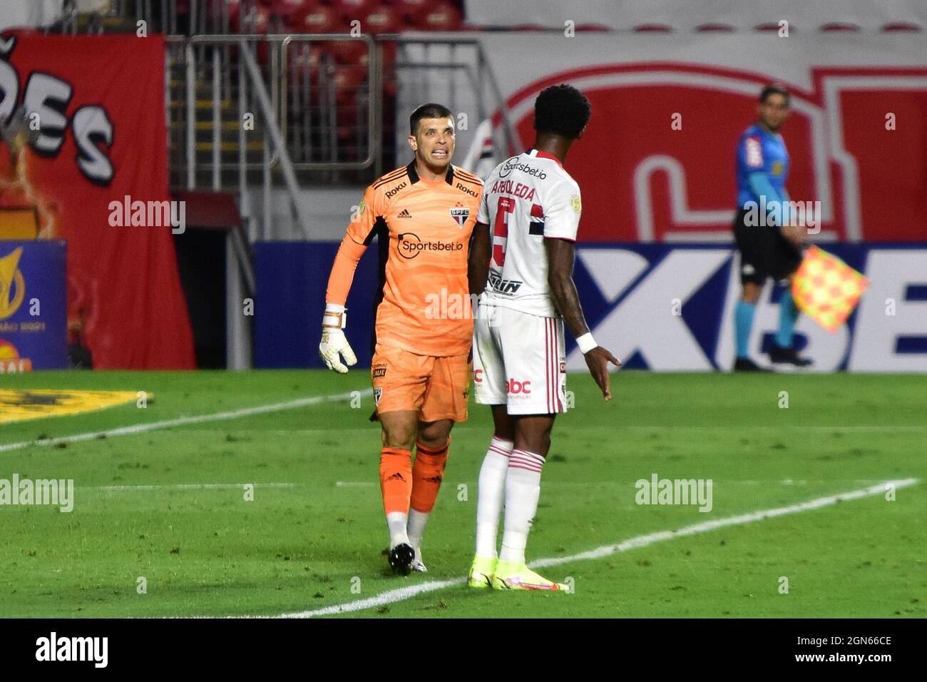 SÃO PAULO, SP - 05.03.2022: SÃO PAULO FC X CORINTHIANS - Tiago Volpi of São  Paulo FC during a match between São Paulo FC x Corinthians valid for the  10th round of