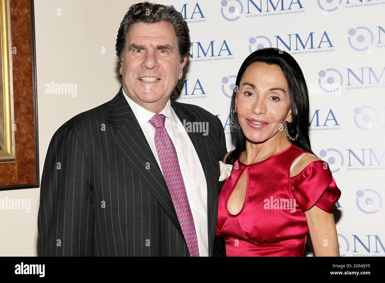 New York, NY, USA. 25 April, 2011. Barry Gimelstob, Patricia Gimelstob at the 3rd annual National Meningitis Association's Give Kids a Shot gala at the New York Athletic Club. Credit: Steve Mack/Alamy Stock Photo
