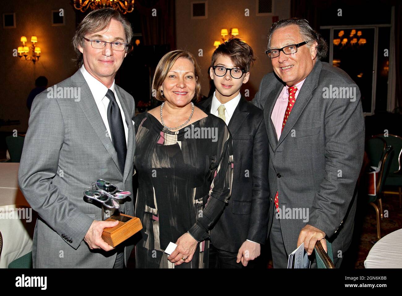 Georgiana bischoff and richard thomas hi-res stock photography and