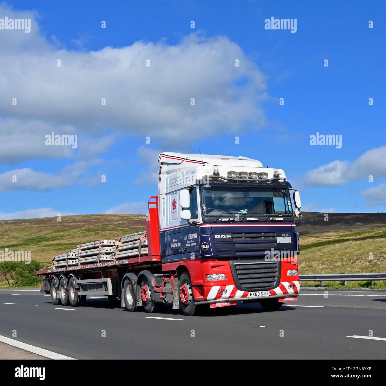 HGV. Ian Robinson Transport Leyland Lancashire. General haulage. M6 Motorway, Southbound. Shap, Cumbria, England, United Kingdom, Europe. Stock Photo