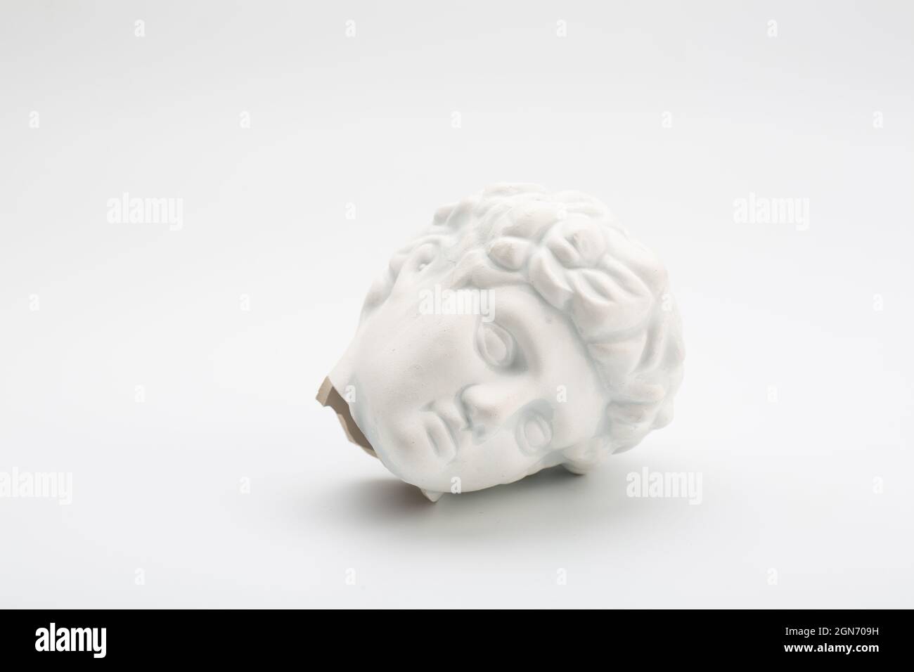 Broken statue head hires stock photography and images Alamy